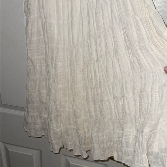 Max Studio Ivory Ruffled Blouse - Picture 3 of 4